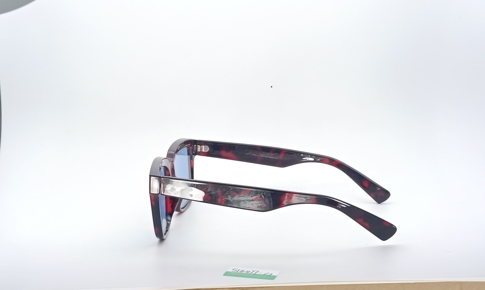 Modern Classic Aviator - Image 5